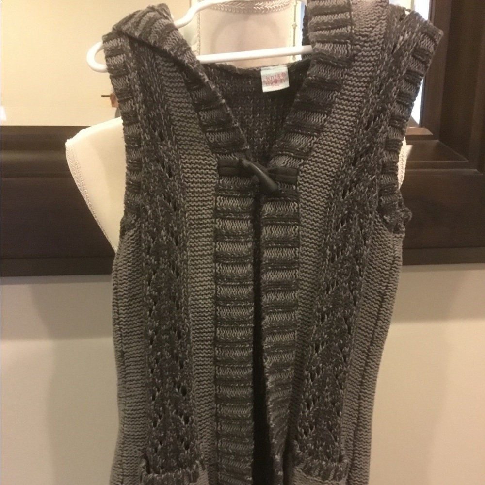 Ivy Moon hooded vest small 7/8